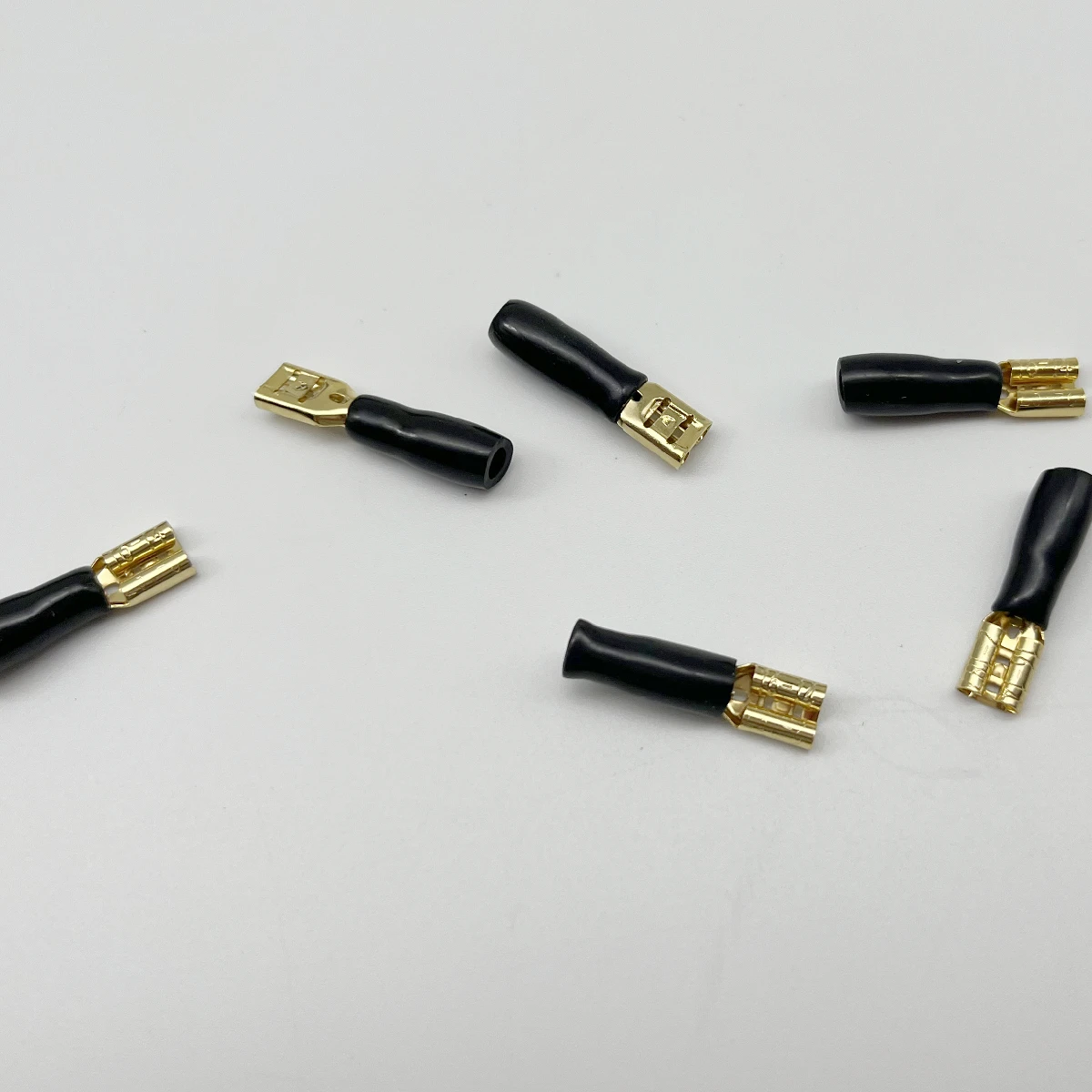 Xe Ô Tô Âm Thanh Gia Đình Đồng - đánh giá và giá Speaker Crossover
